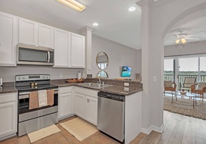 Upstay Large Family Condo w Pool, Sauna