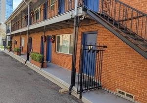 Uptown Dallas - Large 1 bd #7, WiFi, Parking, Near Restaurants & Shops, & Safe