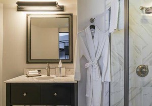 The Boxer Deluxe King Room