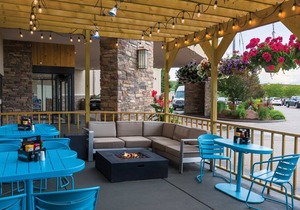 Vacation Is Calling! 2 Classic Units, Indoor Pool, Walk to Casper Planetarium