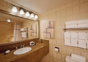 Vegas Like It Should Be! 3 Serene Units, Casino and Nightly Entertainment, Bar!