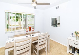 Very Close To IMG Academy, Beaches, Restaurants, Shopping and Grocery Stores.