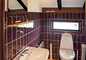 Very well maintained, renovated cottage, nicely and brightly furnished.