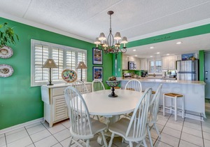 Vibrant 1st Floor, 2 Bed/2 Bath Oceanfront Corner condo sleeps 6. Oceanfront balcony & pool.