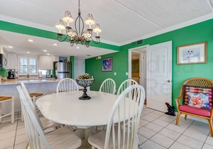 Vibrant 1st Floor, 2 Bed/2 Bath Oceanfront Corner condo sleeps 6. Oceanfront balcony & pool.