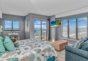 Vibrant & Remodeled Oceanfront Condo w LED Lights! Palace 1003