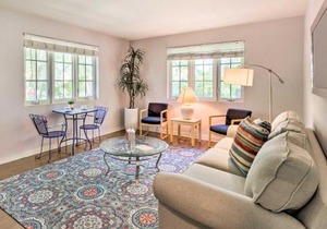 Vibrant West Palm Beach Home Less Than 2 Mi to Beach!