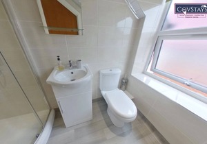 Victoria House - Queen Studio by CovStays