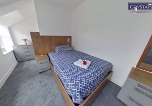 Victoria House - Queen Studio by CovStays