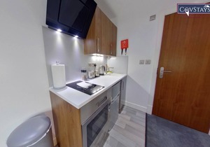 Victoria House - Queen Studio by CovStays