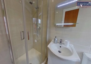 Victoria House - Queen Studio by CovStays