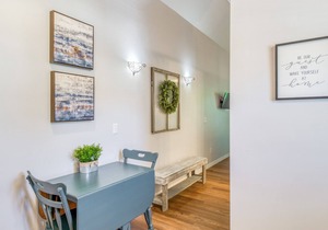 Victorian Carriage House w/ Modern Updates in the Heart of Historic District