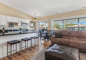 Villa Fontana |High-End Abbey Villa |Close to Fontana Lakefront & Hangouts |Pool |Hot Tub |Balcony