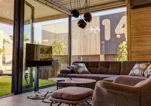 Villa in Zrce, close to the beach, water sports, festival, party, free wifi, up to 6 people.