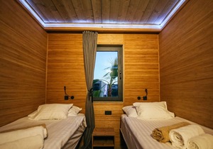 Villa in Zrce, close to the beach, water sports, festival, party, free wifi, up to 6 people.
