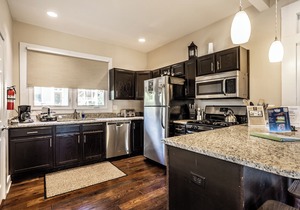 Villa Meridian, Carriage House