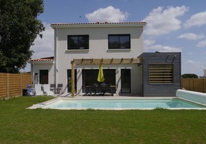 Villa with a pool & jacuzzi on a residence with tennis