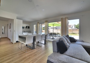 Villa with private pool and Jacuzzi on a residence with tennis