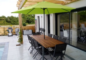 Villa with private pool and Jacuzzi on a residence with tennis