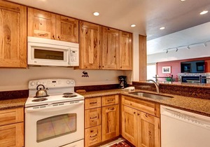 Village Penthouse At Wetterhorn Condo: Ski-In/Out