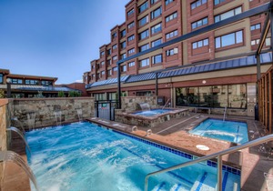 Village Penthouse At Wetterhorn Condo: Ski-In/Out