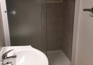 Village sous les pins