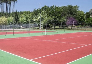 village sous les pins