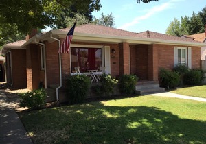 Vintage Downtown Lodi Bungalow