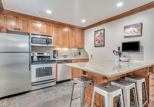 Walk to PC Mountain Village & Main Street! Heated Pool & Spa! Brand New Gym!