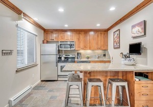 Walk to PC Mountain Village & Main Street! Heated Pool & Spa! Brand New Gym!