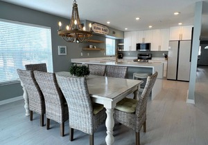 Walkable to the Best Eats of IRB! Family Sized Indian Rocks Beach Condo