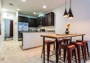 WanderJaunt | Tyler | 3BR Townhouse | Central Austin