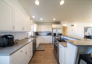 Wapato Point Vacation Home! Big Views-Resort Amenities-Short walk to Manson!