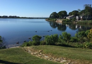 Waterfront 3 BR Cape - Walk to Beach Falmouth, MA Special Offseason Rates