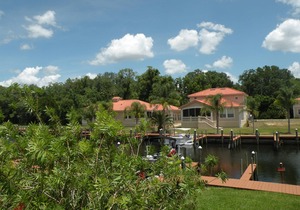 Waterfront! Boat dock available for rent, pet friendly, families welcome!