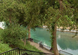 Waterfront Condo on the Comal River.