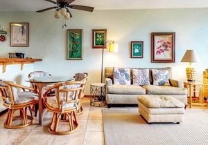 Waterfront condo w/ shared pool & private lanai- steps to shops & restaurants!