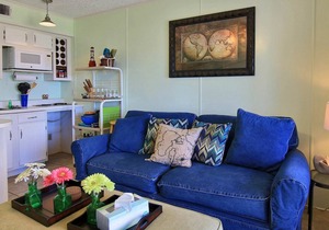 Waterfront condo with shared pool and beach access