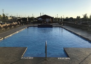 Waterfront Luxury Condo - Sleeps 4 w/ Cedar Point View!!