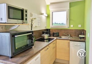 Waterside Fishing Chalet for 5-7 People with Private Dock, Terrace, and Family Activities