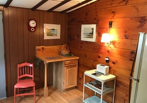 Weirs Beach 2 Bedroom Cottage Steps Away from Lake & Beach.