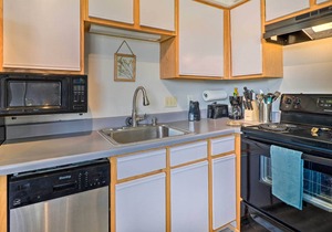 Well-Appointed Austin Studio Close to Dtwn!