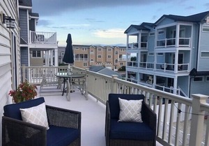 Well maintained townhouse located only sixth position from the beach in one of the hottest Beachblock areas in Sea Isle