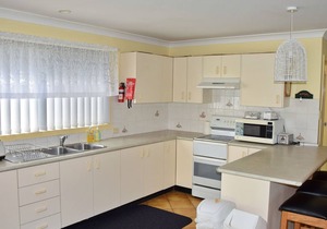 Wenlaw Cottage (Rear) Hat Head