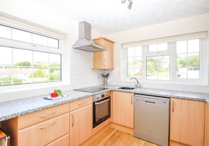 WEST LULWORTH APARTMENT, pet friendly in West Lulworth