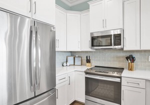 West Side Cottage Unit R - Luxury at the Beach in the Angell Family Beach House!