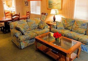 Whimsical Cottage & Pool 4 Blocks to the Beach!