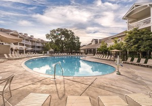 Windsor, CA: Sonoma 2 Bedroom Condo w/Fireplace, Resort Pool, Spa, WiFi & More!