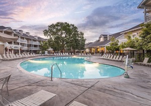 Windsor, CA: Sonoma 2 Bedroom Condo w/Fireplace, Resort Pool, Spa, WiFi & More!