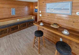 Windsport & Fishing Soundfront Haven- Hot Tub, Cmty Beach Boardwalk, DogFriendly